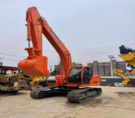 Sprzedaż używanej, w dobrym stanie, ręcznej koparki hydraulicznej Doosan 225LC