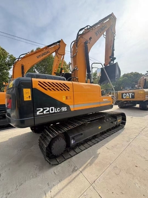 Hyundai 220LC-9S hydrauliczny grabarz, oryginalne zębatka i pompa w dobrym stanie, siła kopania jest niska i silna.